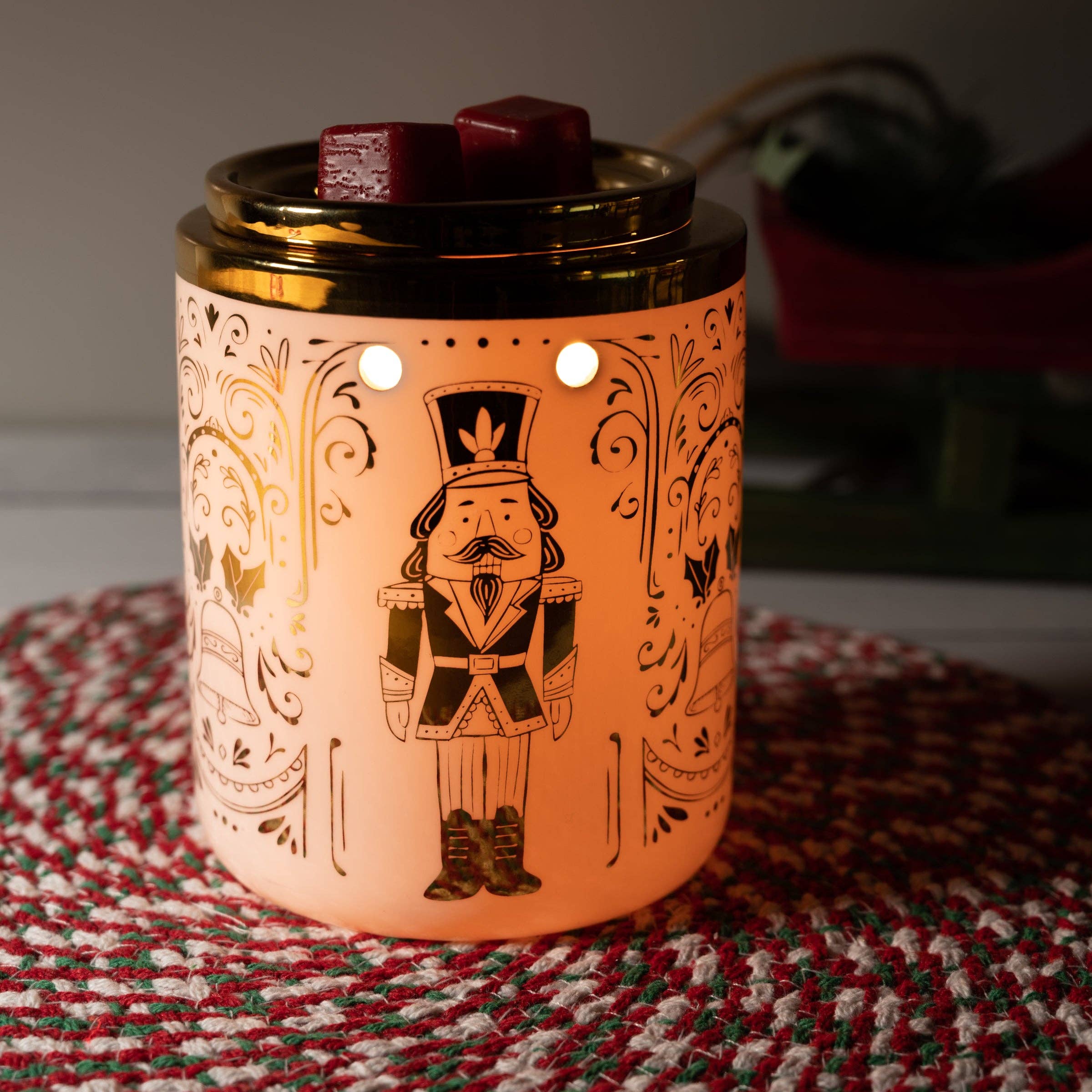 Standing Guard Fragrance and Wax Warmer
